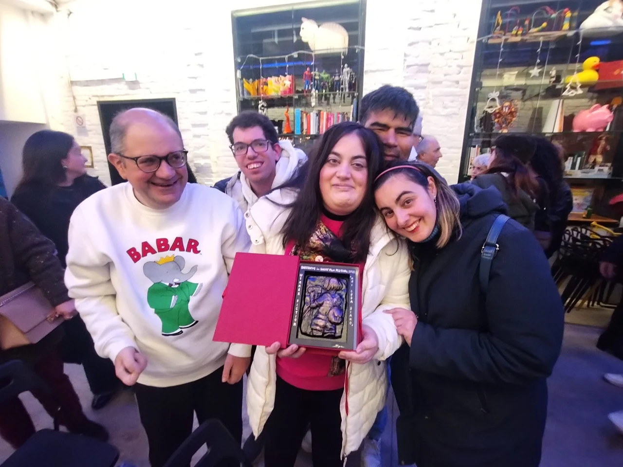 I ragazzi di Vita Attiva con il premio Partenope Short Film Festival 2025