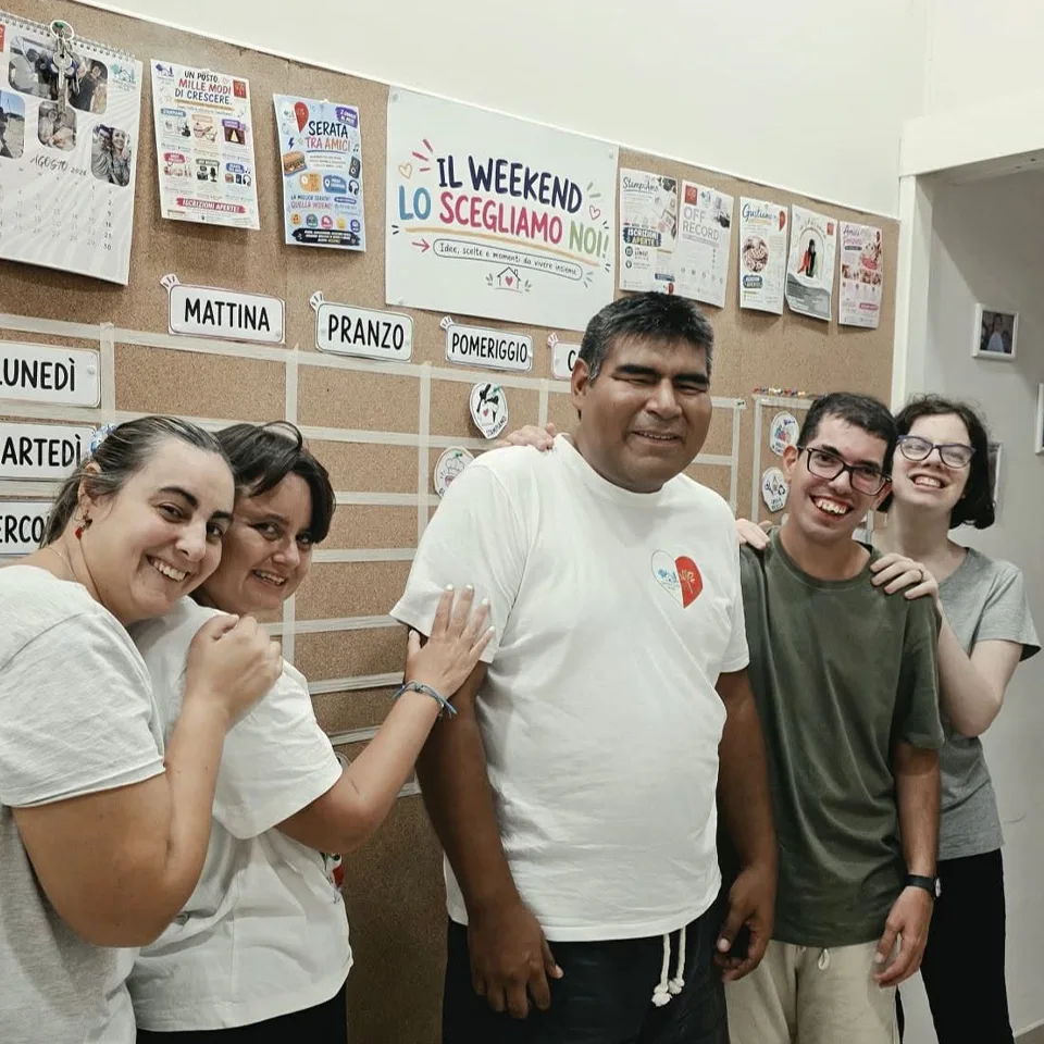 I ragazzi dell'Associazione nella nuova sede di CasaNuova
